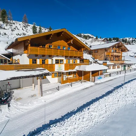 Haus Petergstamm Апартаменти *