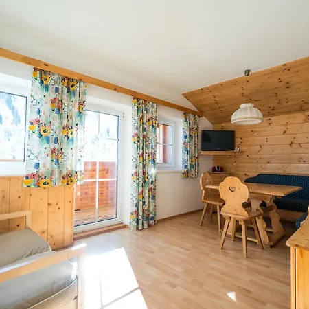 Haus Petergstamm Апартаменти Обертауерн